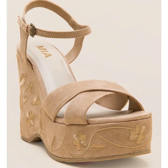 MIA Shoes - Sandal wedges 👡